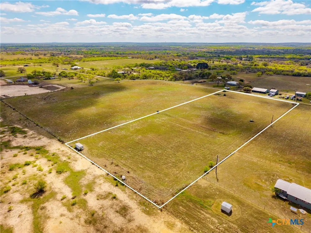 11 Seay World Lane Seguin, TX 78155