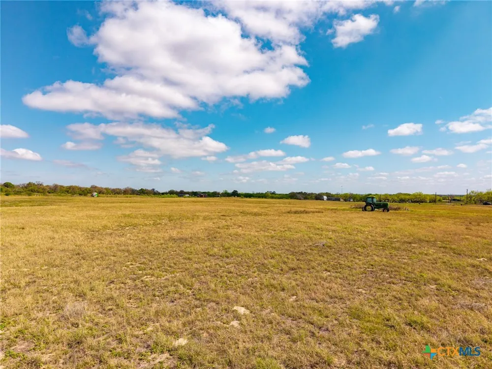 11 Seay World Lane Seguin, TX 78155