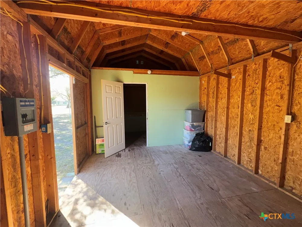 202 W Cleveland Avenue Seadrift, TX 77983