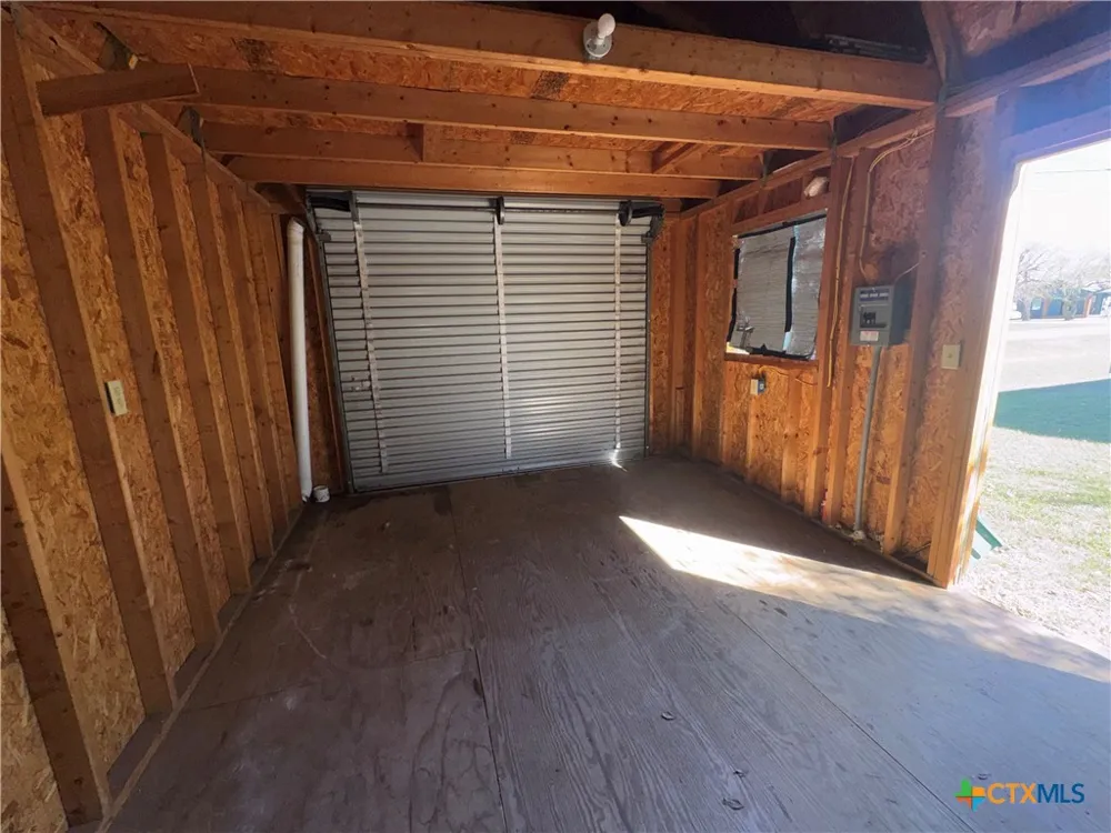 202 W Cleveland Avenue Seadrift, TX 77983