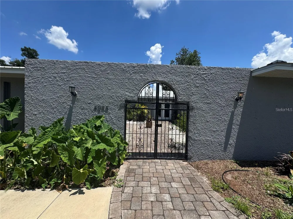 4925 US HIGHWAY 441 ocala, FL 34475