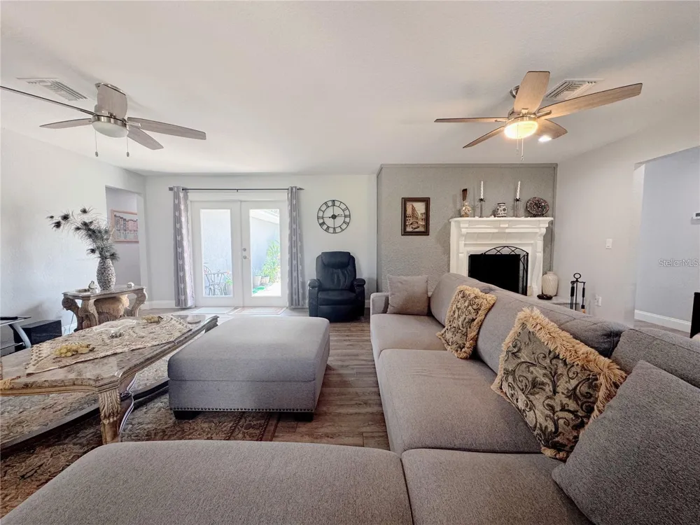 4925 US HIGHWAY 441 ocala, FL 34475