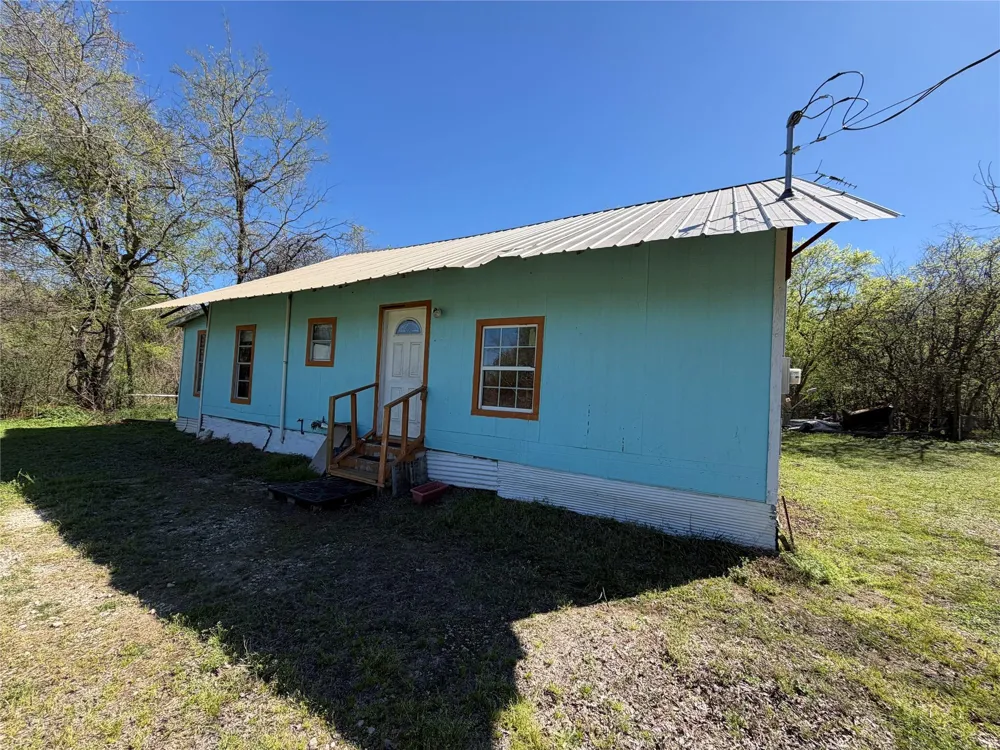 525 Lcr 405 Mexia, TX 76667