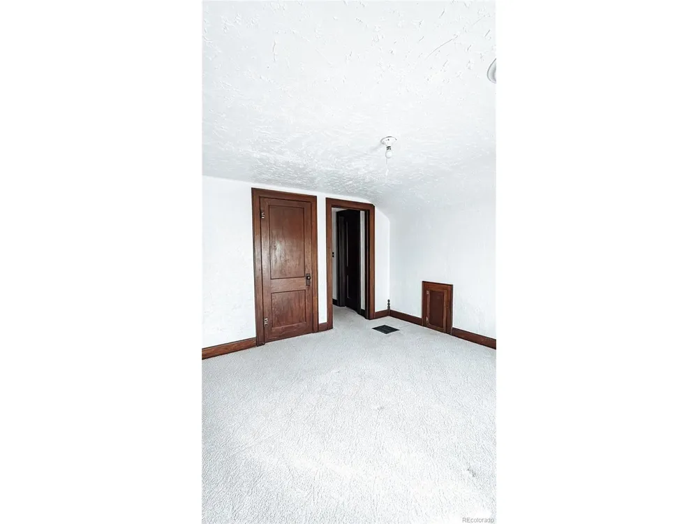 204 W Ash Street Walsh, CO 81090