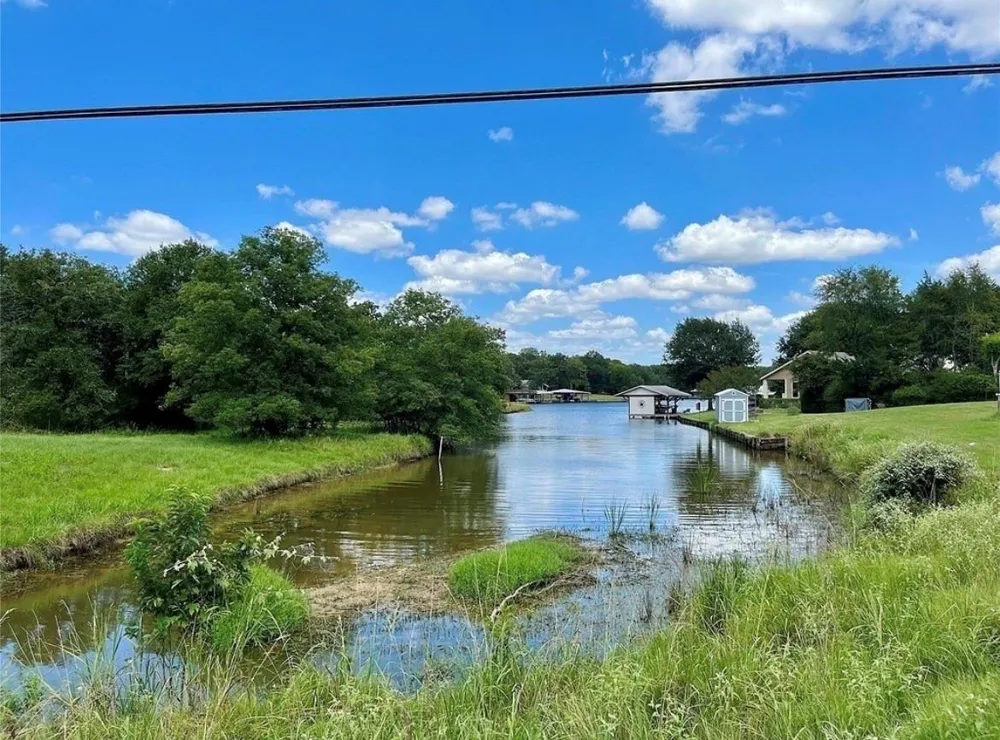 Lcr 743 Thornton, TX 76687