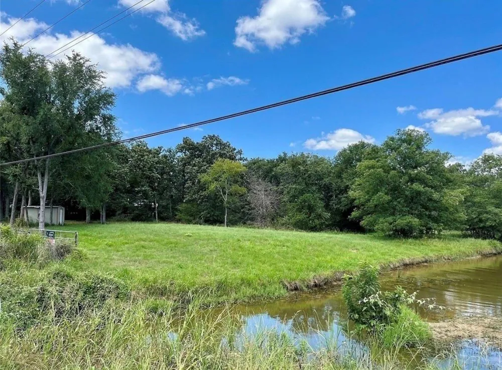 Lcr 743 Thornton, TX 76687