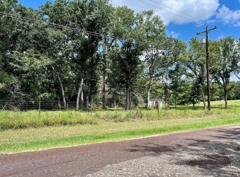 Lcr 743 Thornton, TX 76687
