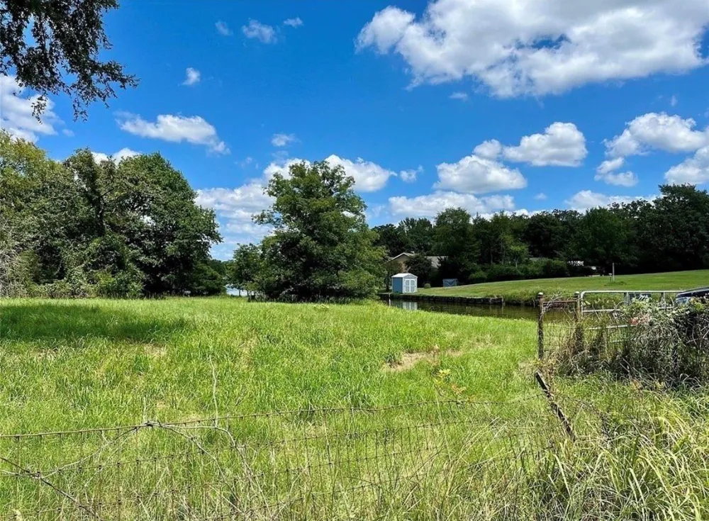Lcr 743 Thornton, TX 76687