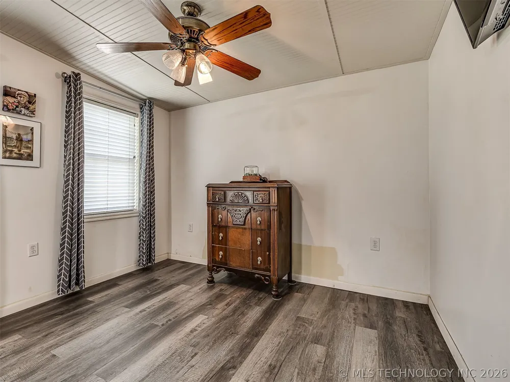 32033 E 695 WAY Wagoner, OK 74467