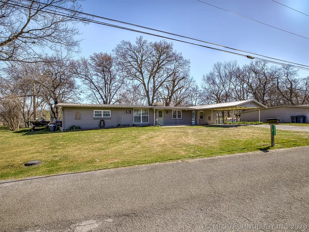 32033 E 695 WAY Wagoner, OK 74467