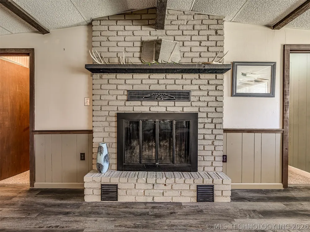 32033 E 695 WAY Wagoner, OK 74467