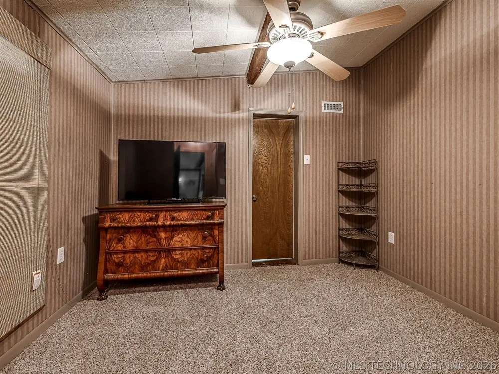 32033 E 695 WAY Wagoner, OK 74467