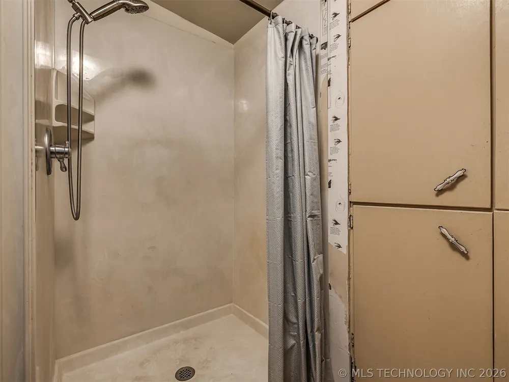 32033 E 695 WAY Wagoner, OK 74467