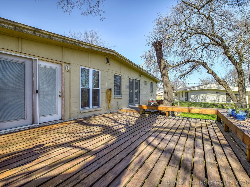 32033 E 695 WAY Wagoner, OK 74467