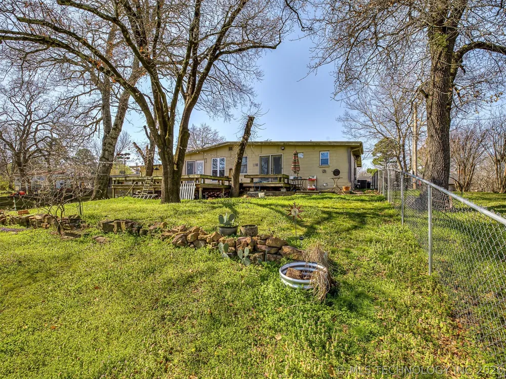 32033 E 695 WAY Wagoner, OK 74467