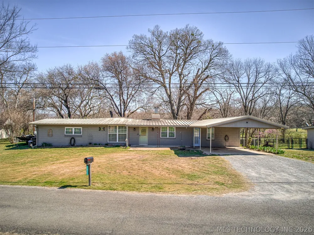 32033 E 695 WAY Wagoner, OK 74467
