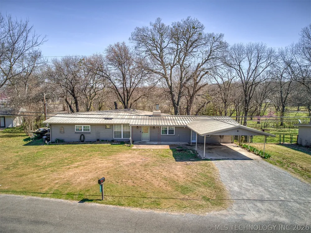 32033 E 695 WAY Wagoner, OK 74467