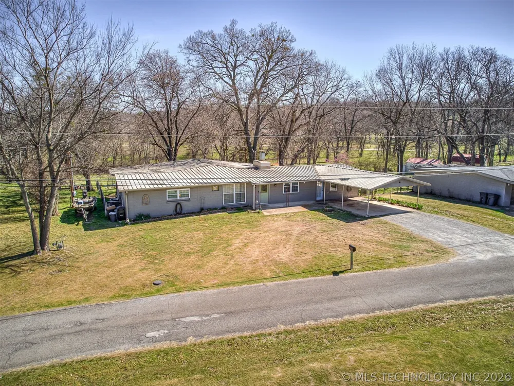 32033 E 695 WAY Wagoner, OK 74467