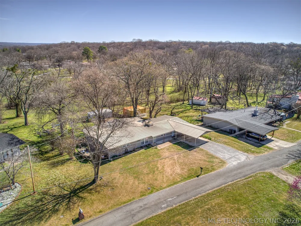 32033 E 695 WAY Wagoner, OK 74467