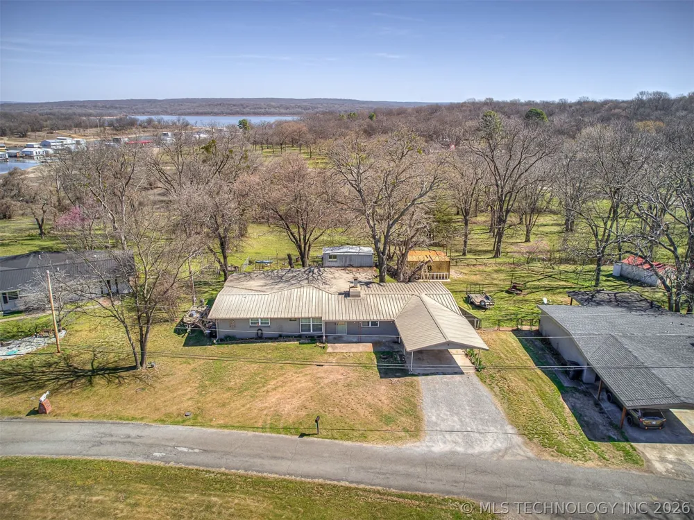 32033 E 695 WAY Wagoner, OK 74467