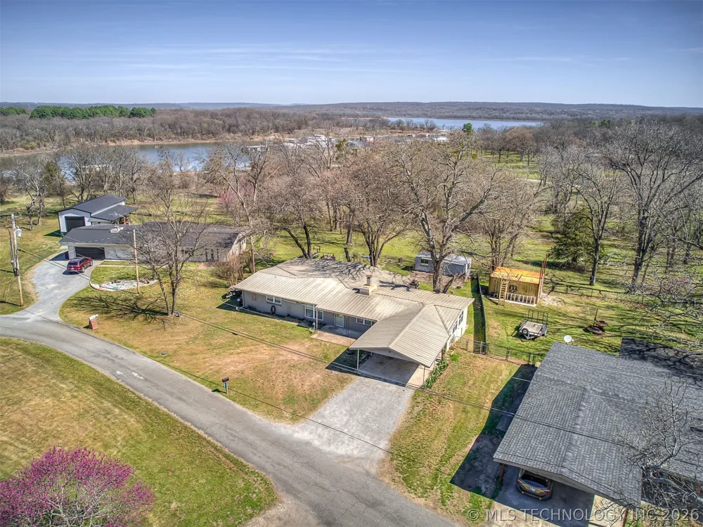 32033 E 695 WAY Wagoner, OK 74467