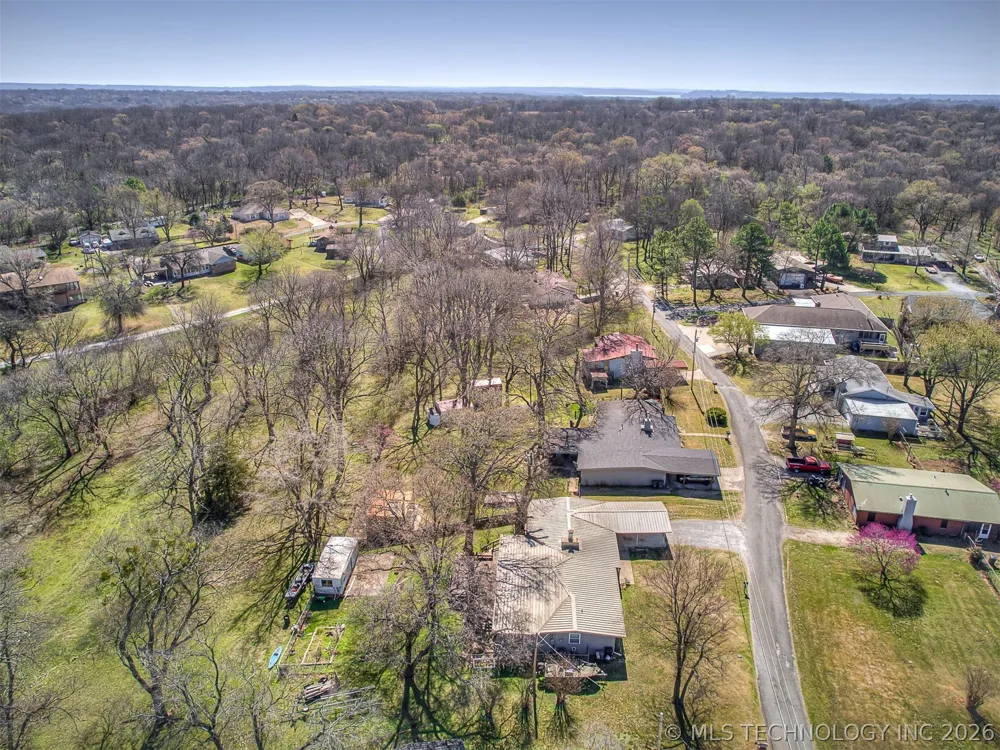 32033 E 695 WAY Wagoner, OK 74467