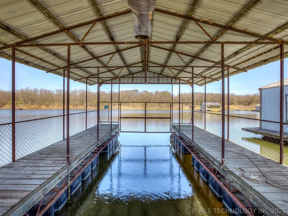 32033 E 695 WAY Wagoner, OK 74467