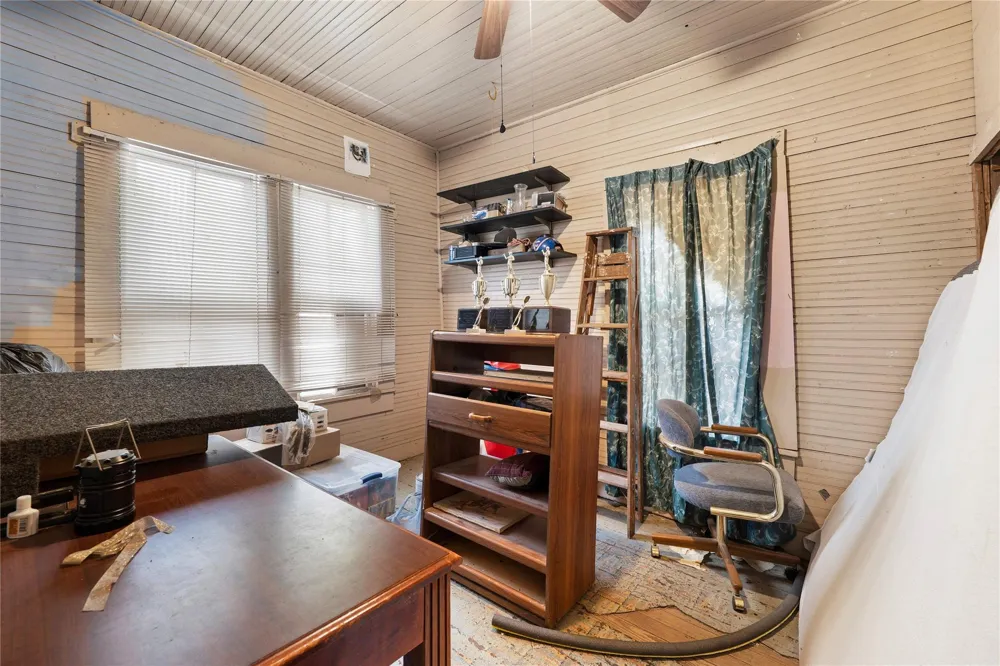 42 S Old Spanish Trail Uhland, TX 78640