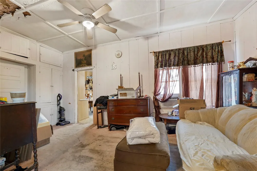 42 S Old Spanish Trail Uhland, TX 78640