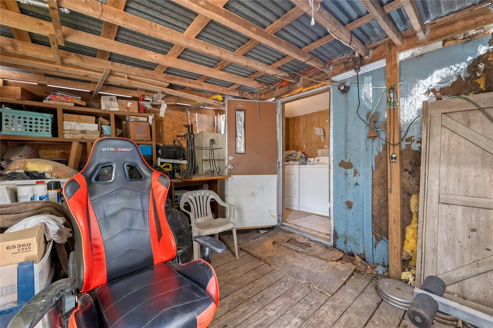 42 S Old Spanish Trail Uhland, TX 78640