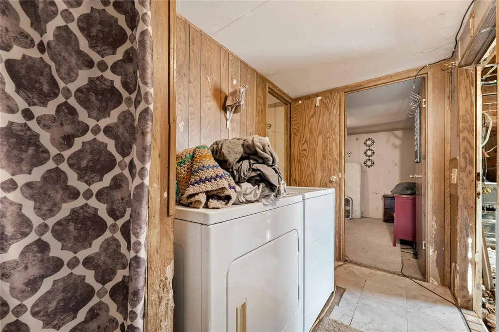 42 S Old Spanish Trail Uhland, TX 78640
