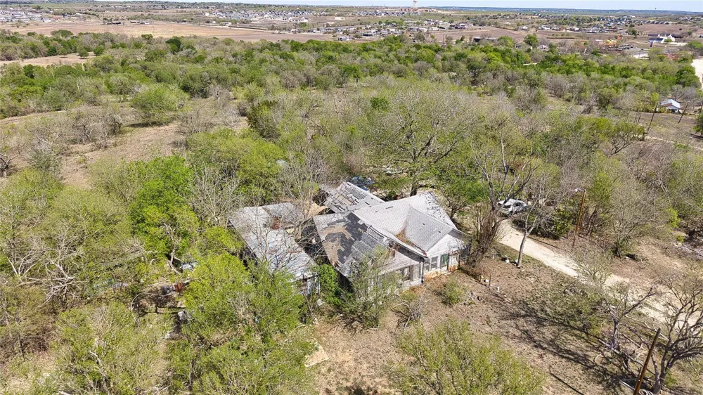 42 S Old Spanish Trail Uhland, TX 78640