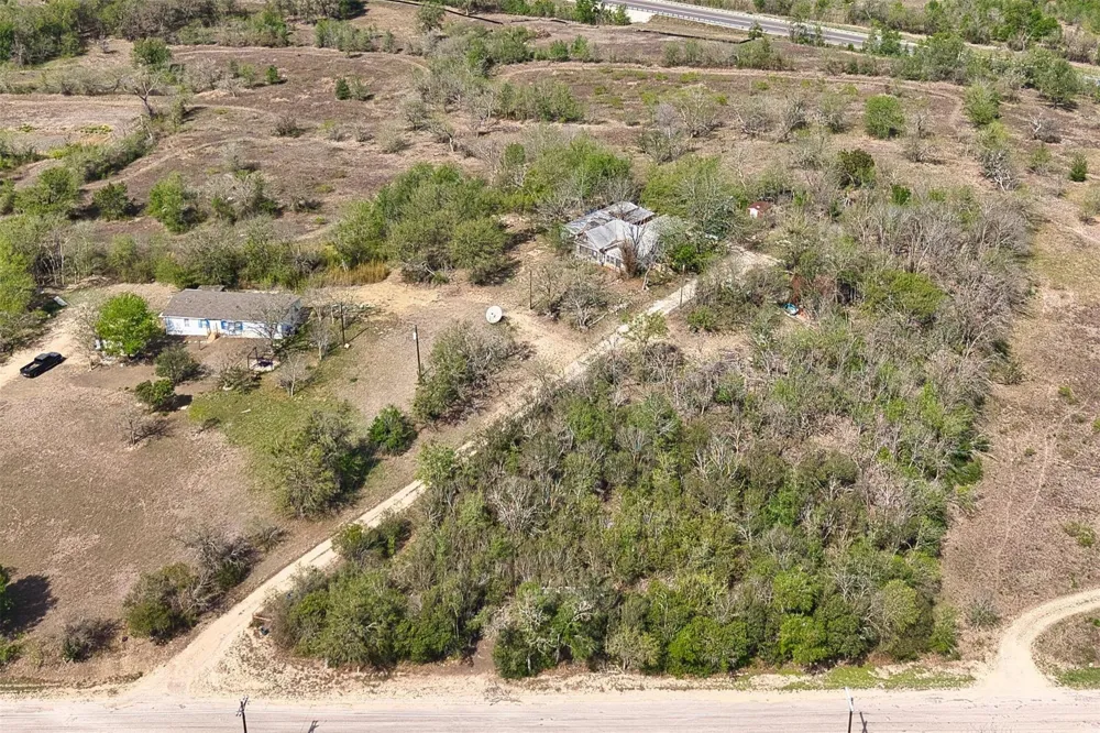 42 S Old Spanish Trail Uhland, TX 78640