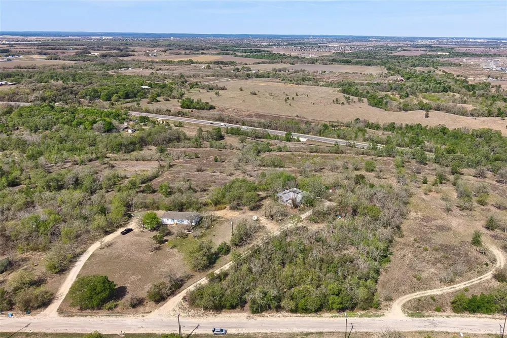 42 S Old Spanish Trail Uhland, TX 78640