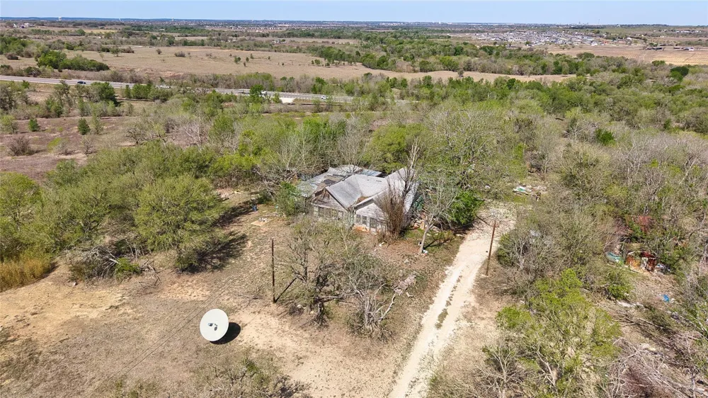 42 S Old Spanish Trail Uhland, TX 78640