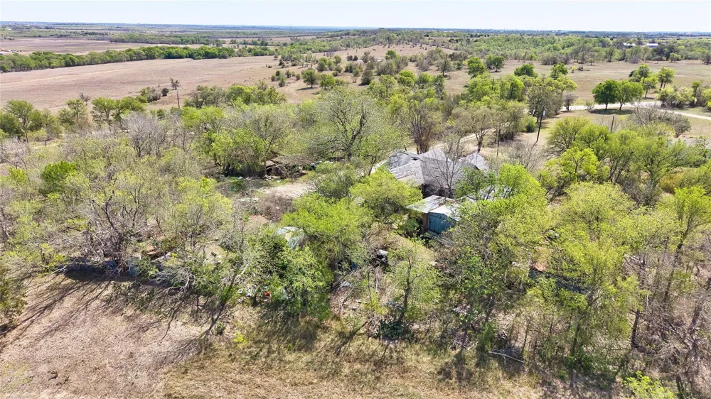 42 S Old Spanish Trail Uhland, TX 78640