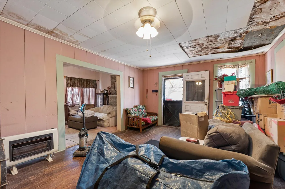 42 S Old Spanish Trail Uhland, TX 78640