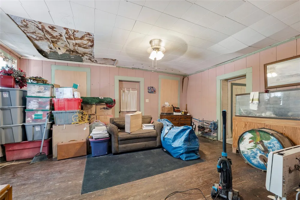 42 S Old Spanish Trail Uhland, TX 78640