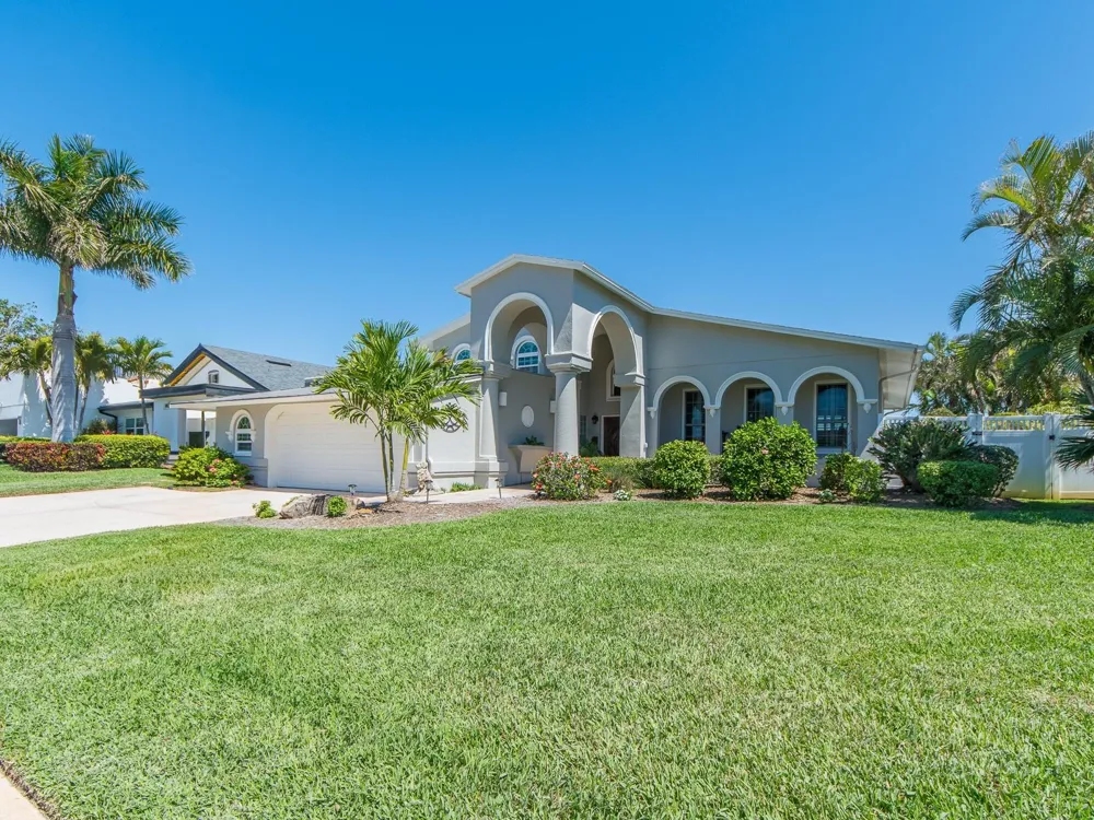 707 SNUG ISLAND Clearwater Beach, FL 33767