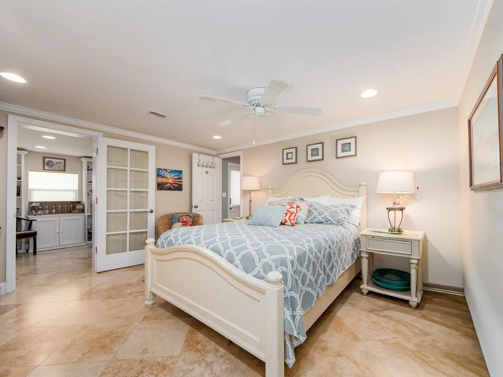 707 SNUG ISLAND Clearwater Beach, FL 33767