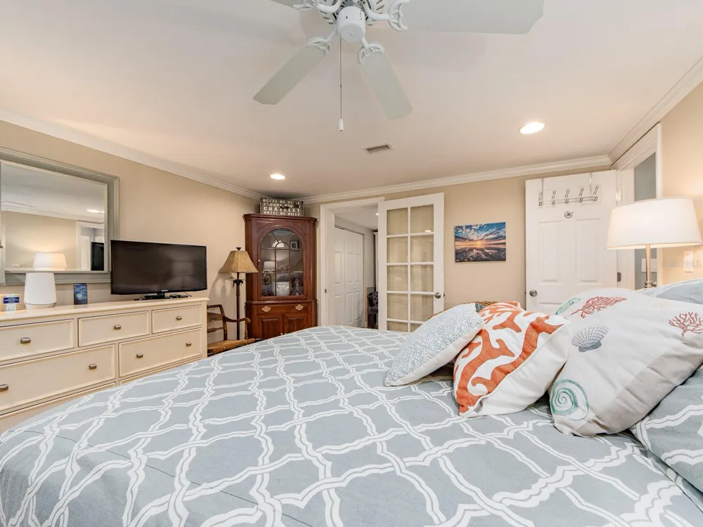 707 SNUG ISLAND Clearwater Beach, FL 33767
