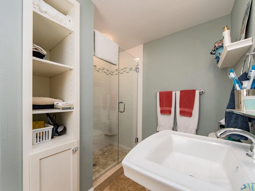 707 SNUG ISLAND Clearwater Beach, FL 33767