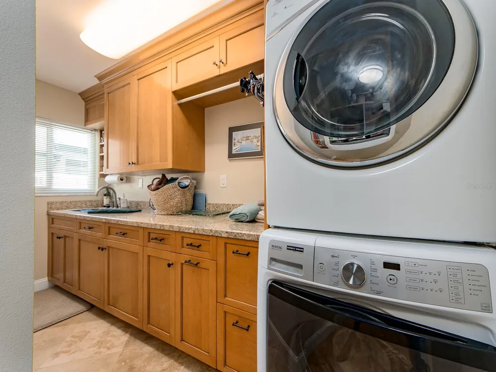 707 SNUG ISLAND Clearwater Beach, FL 33767