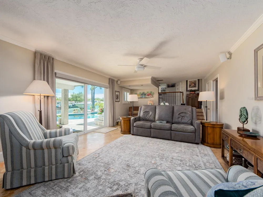 707 SNUG ISLAND Clearwater Beach, FL 33767