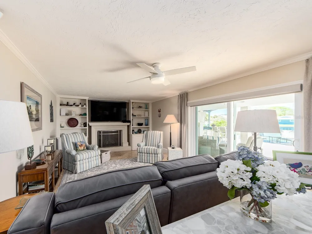 707 SNUG ISLAND Clearwater Beach, FL 33767