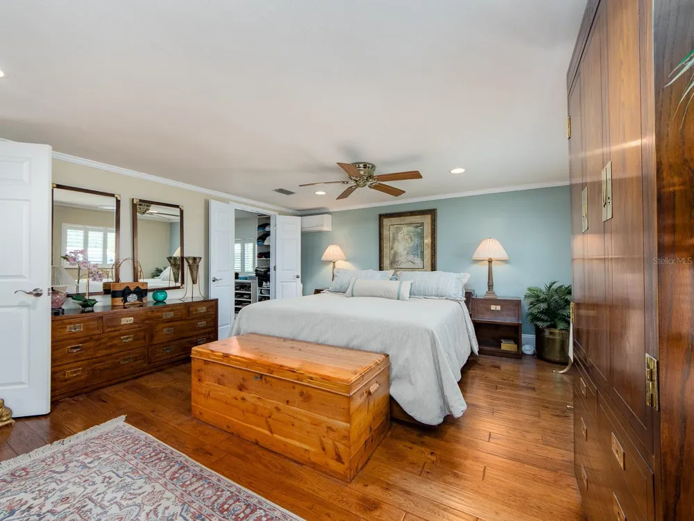 707 SNUG ISLAND Clearwater Beach, FL 33767