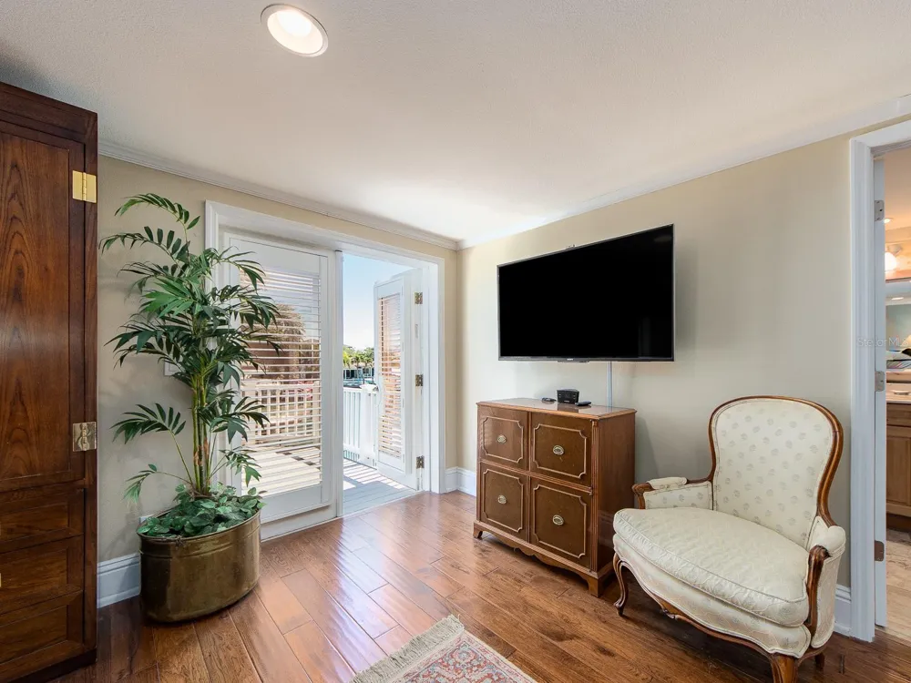 707 SNUG ISLAND Clearwater Beach, FL 33767
