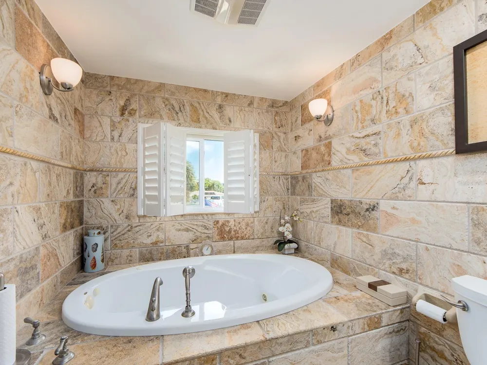 707 SNUG ISLAND Clearwater Beach, FL 33767