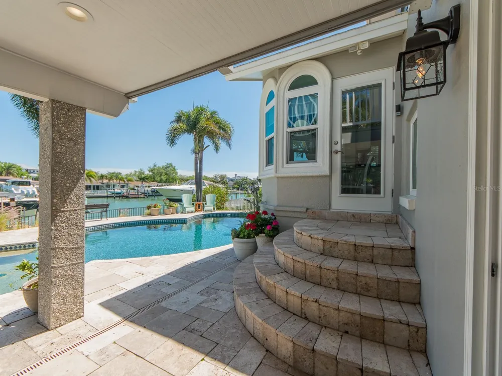 707 SNUG ISLAND Clearwater Beach, FL 33767