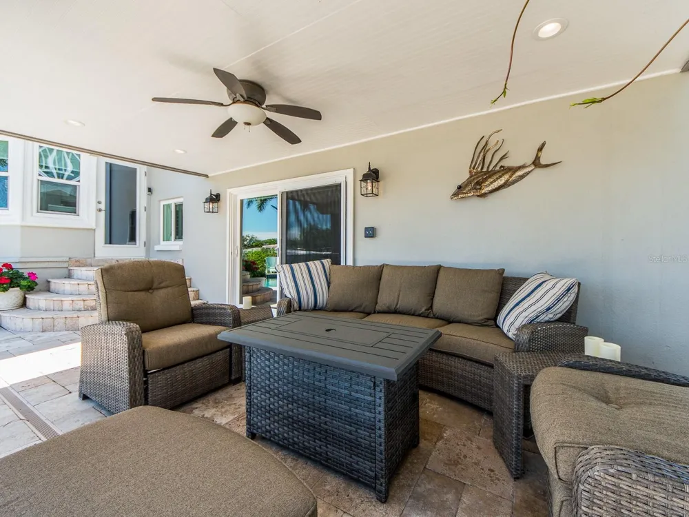707 SNUG ISLAND Clearwater Beach, FL 33767
